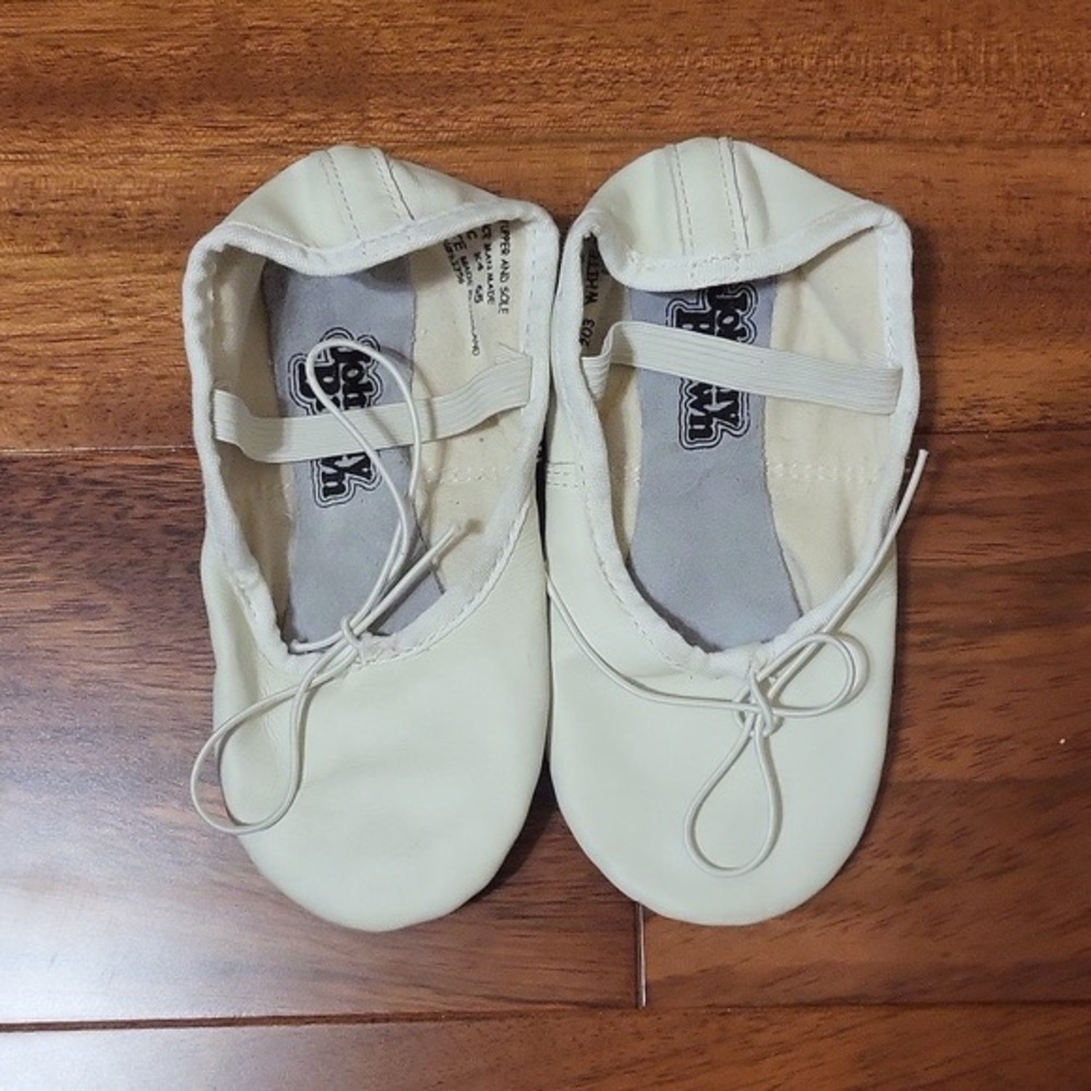 Leather ballet slippers